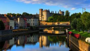 kilkenny-castle in evening sun